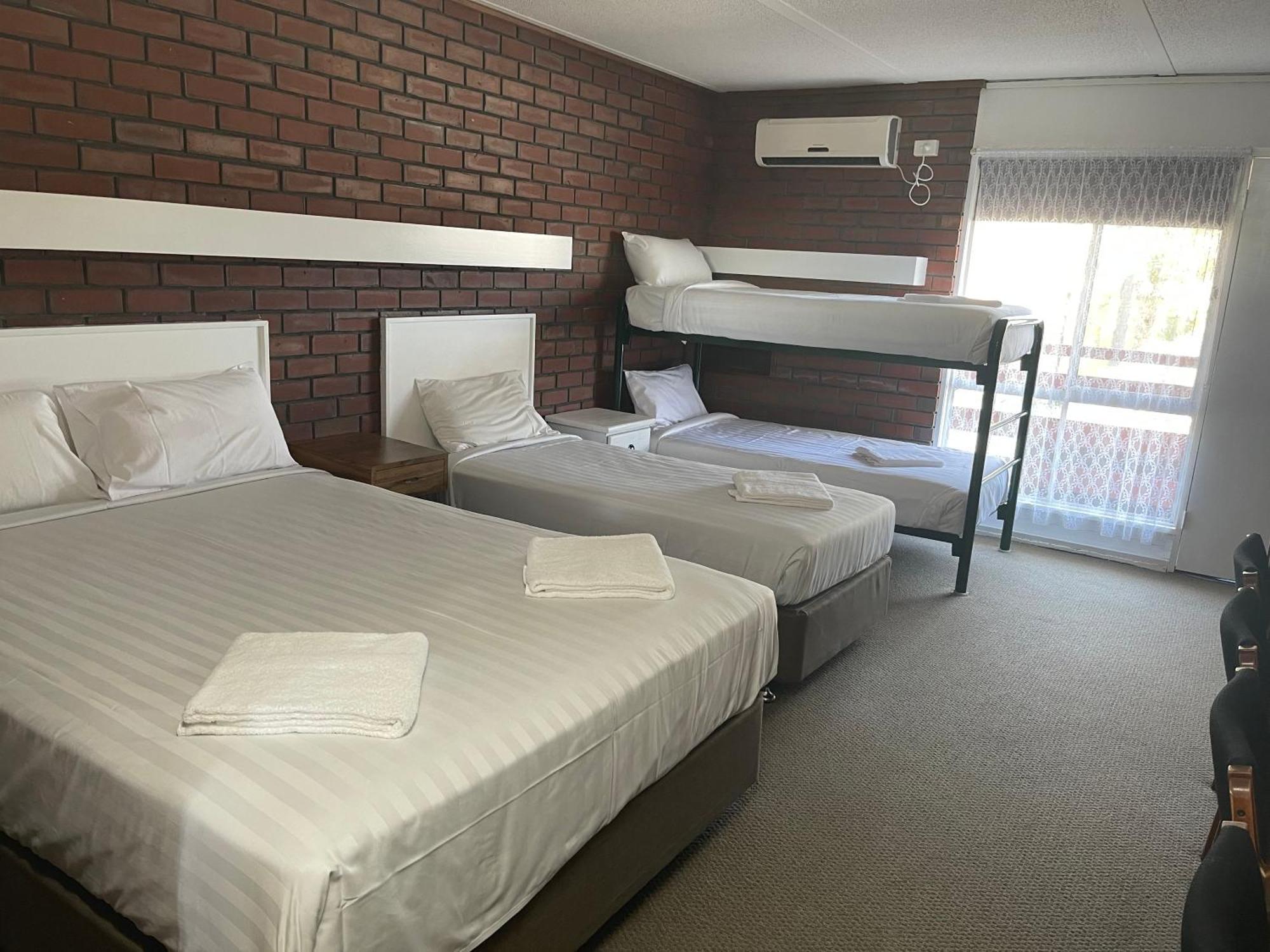 Mid City Plantation Motel Mildura Bagian luar foto