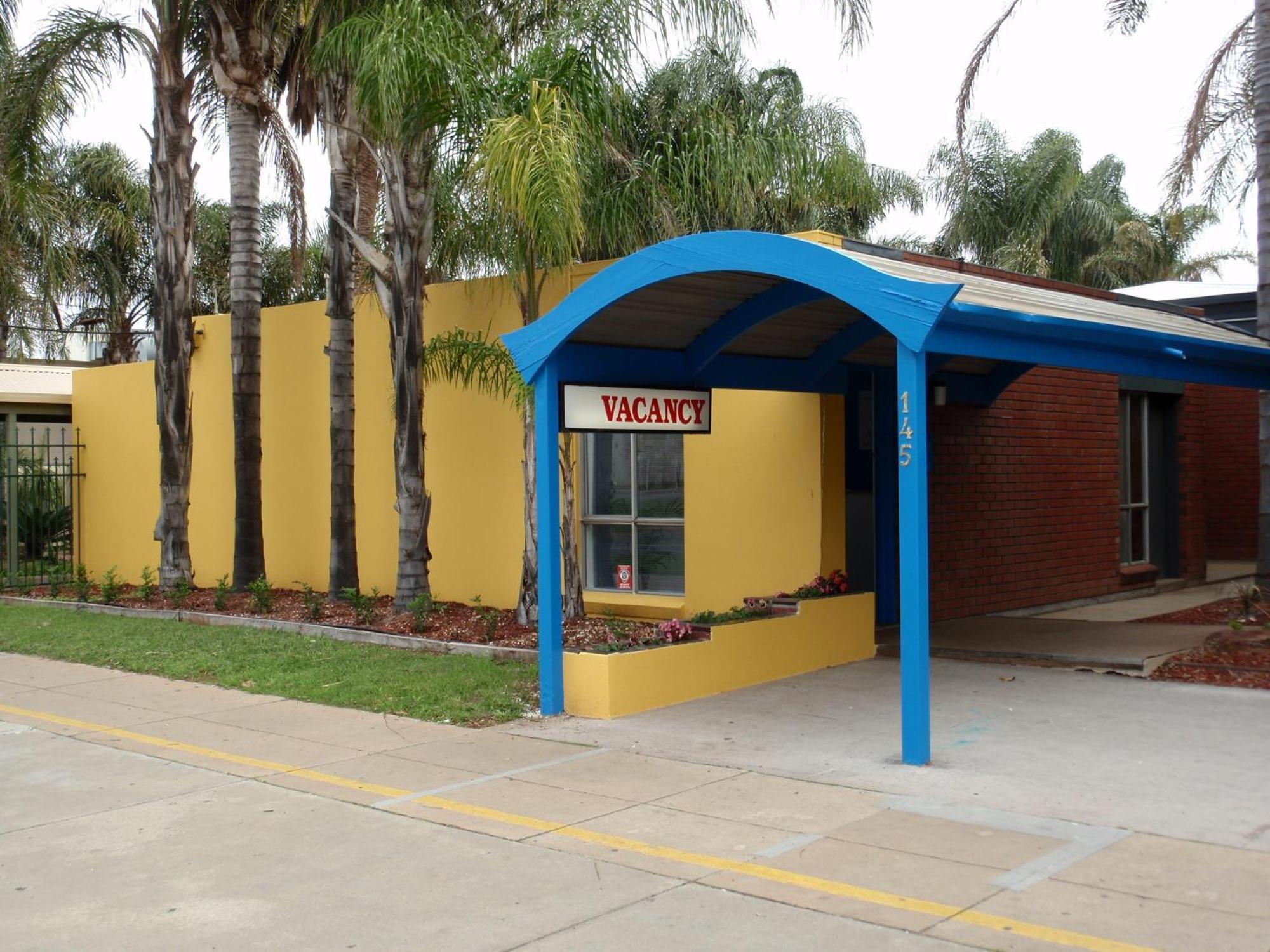 Mid City Plantation Motel Mildura Bagian luar foto