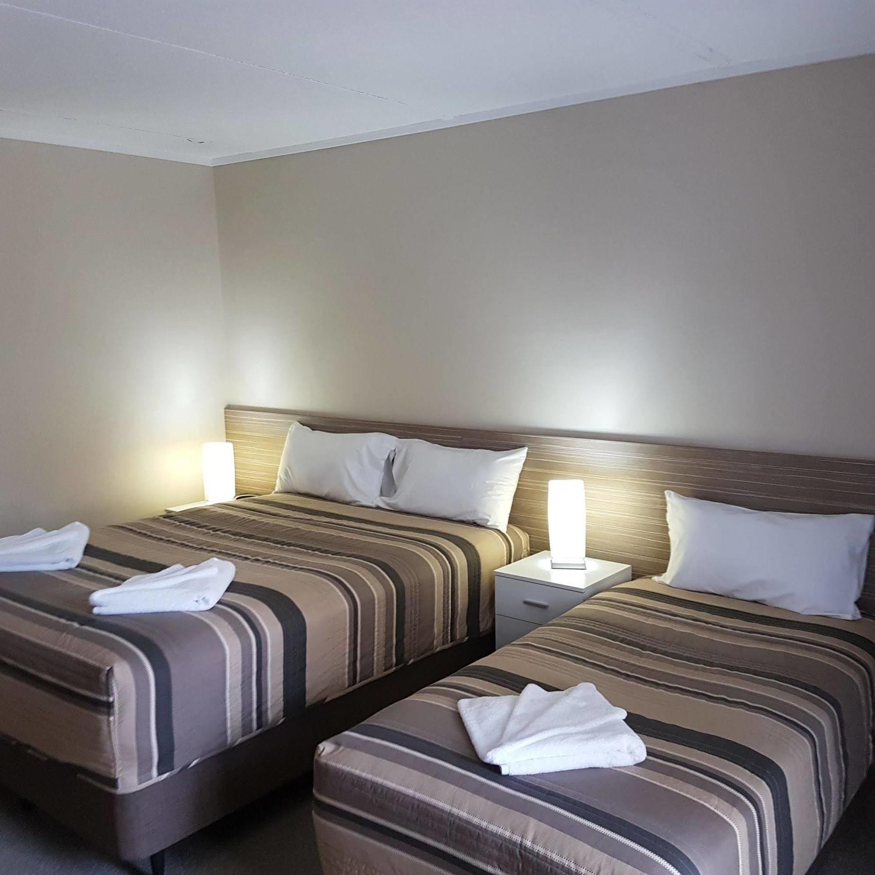 Mid City Plantation Motel Mildura Bagian luar foto