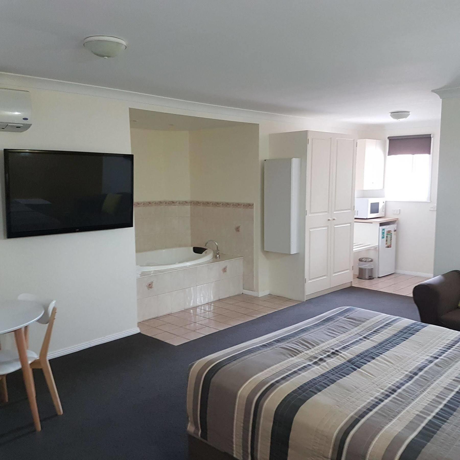Mid City Plantation Motel Mildura Bagian luar foto