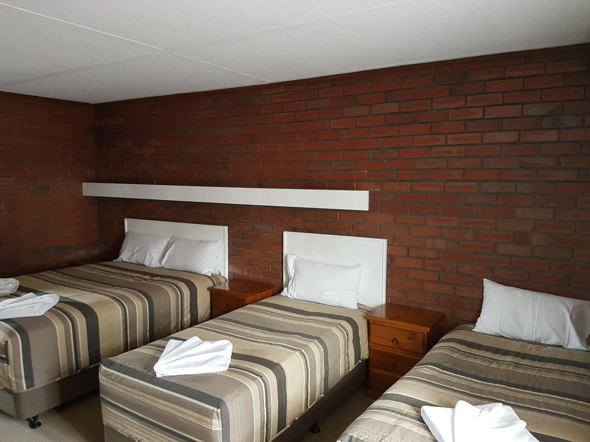Mid City Plantation Motel Mildura Bagian luar foto