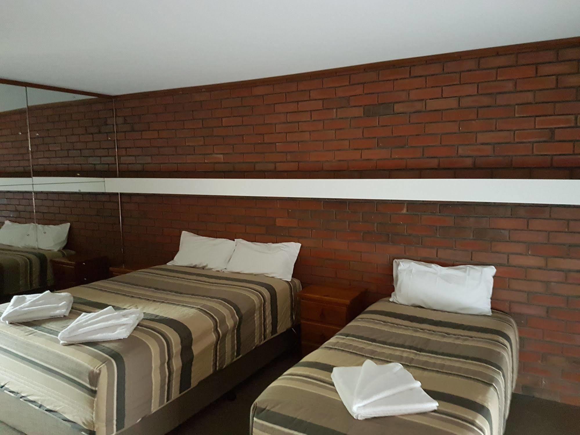 Mid City Plantation Motel Mildura Bagian luar foto