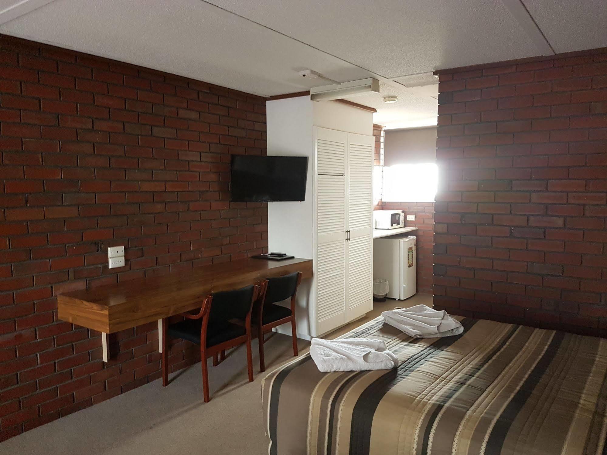 Mid City Plantation Motel Mildura Bagian luar foto