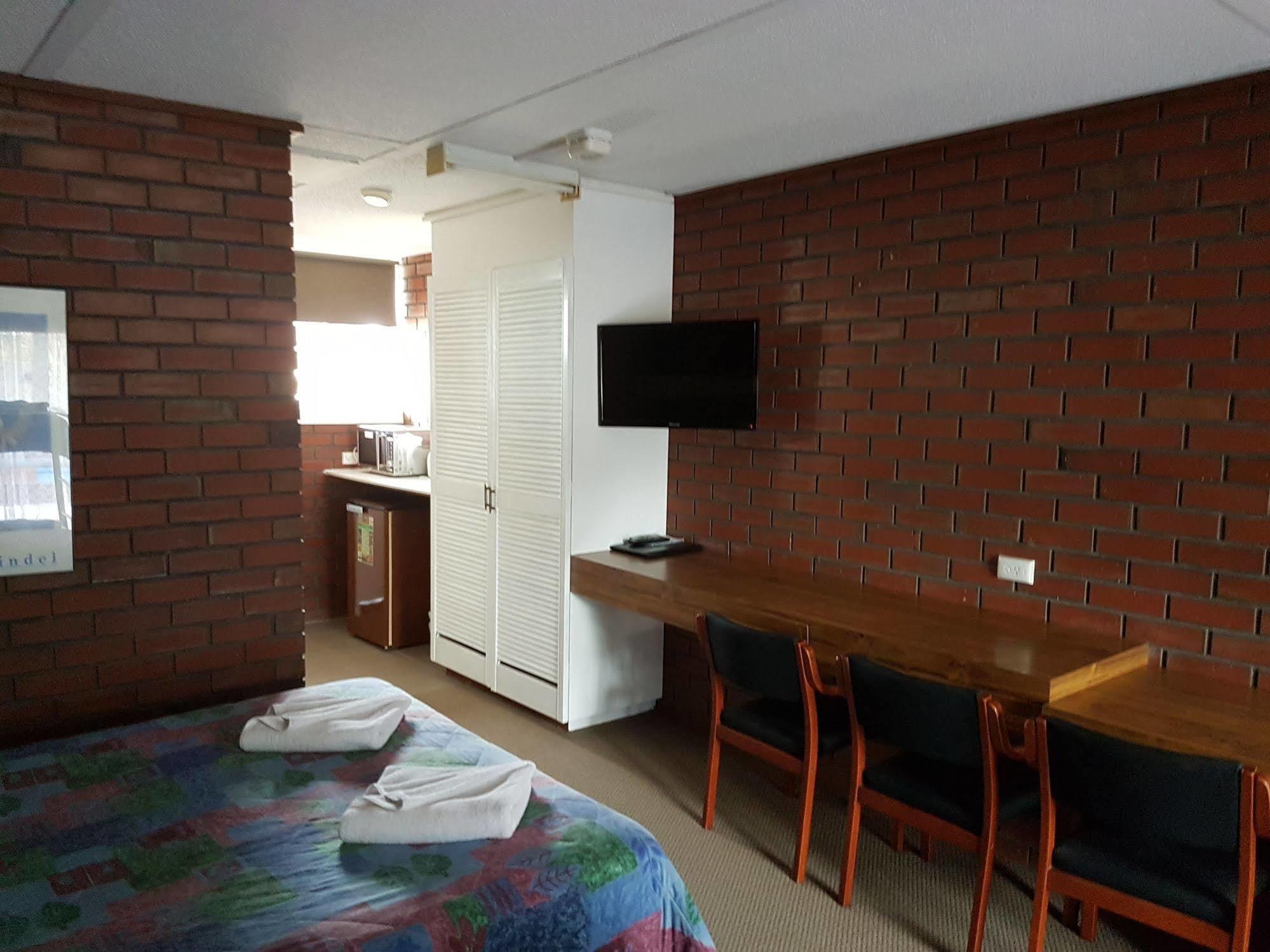 Mid City Plantation Motel Mildura Bagian luar foto